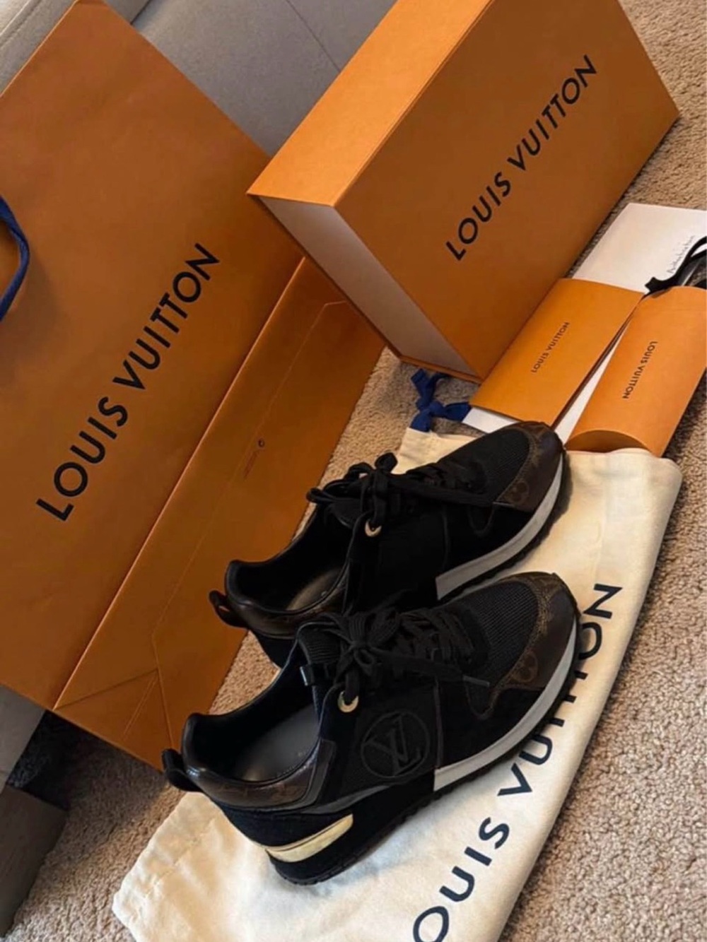 LOUIS VUITTON